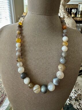 Jay King Vintage Natural Agate Bead Necklace in Gray, White & Amber